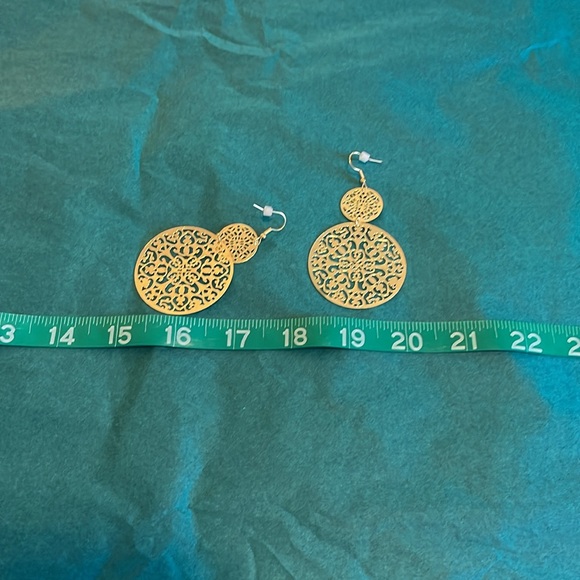 Gold Earring Set of 6 mixed material set. Receive all six pair in purchase. - Picture 4 of 7